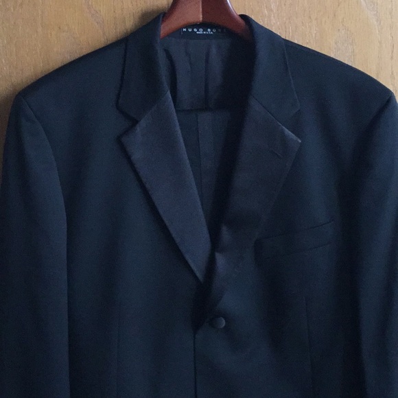 Hugo Boss Men's Black 2Pc Suit Sz 44L - Picture 2 of 7